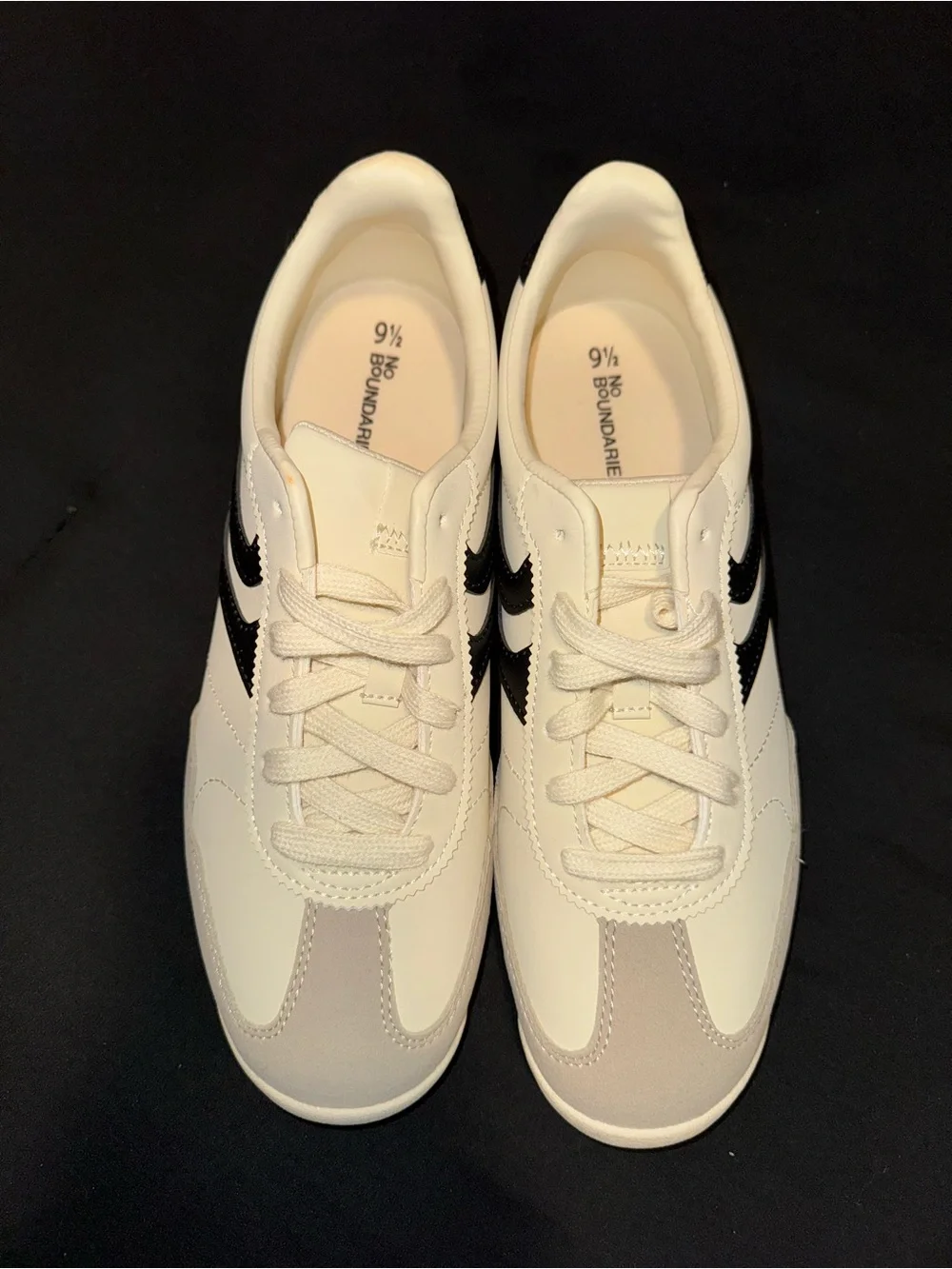 No Boundaries Cream and Black Retro-Style Women's Sneakers